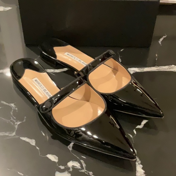 Manolo Blahnik black patent leather Mary Jane EXCELLENT CONDITION Runs Small - Picture 3 of 5